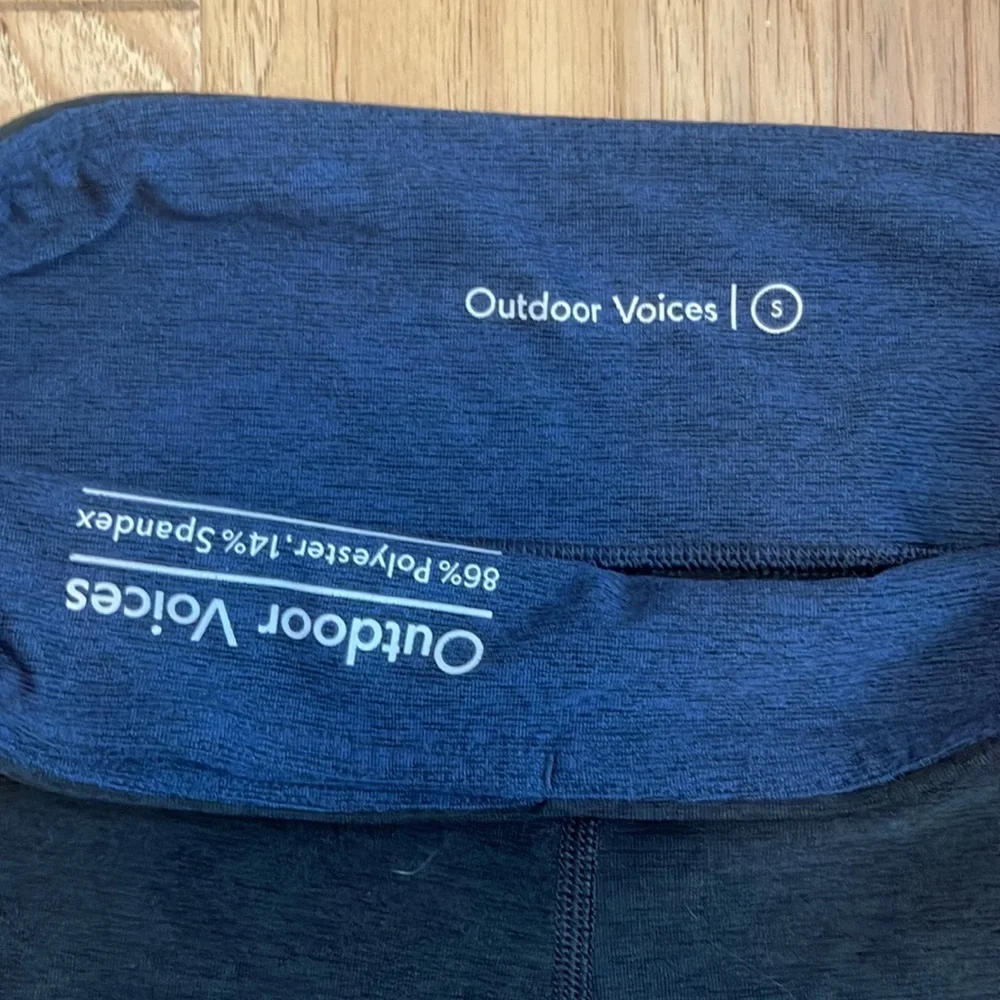 Outdoor Voices black and blue leggings - Picture 4 of 4